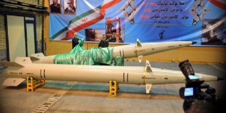 El régimen de Irán presentó una nueva generación de misiles balísticos de corto alcance