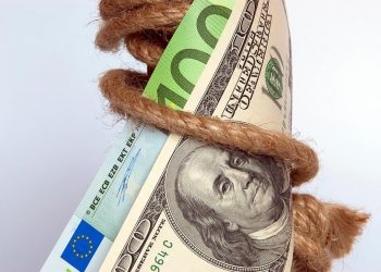 LAS PERSONAS MÁS FELICES DEL MUNDO TIENEN UN PROBLEMA DE DEUDA