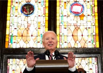 Biden apela al voto negro y condena el supremacismo blanco desde el púlpito